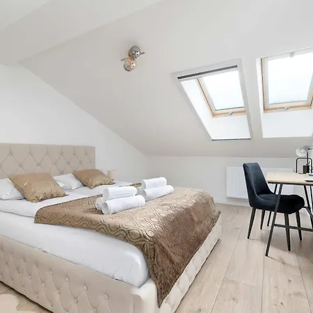 Dwupoziomowy W Wisle Z Widokiem Na Gory Biurkiem I Klimatyzacja By Renters Apartamento Wisła