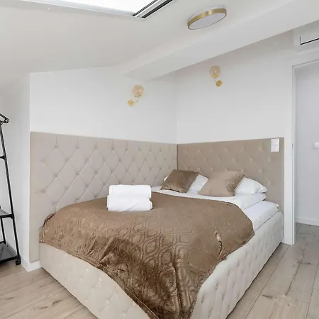 Dwupoziomowy W Wisle Z Widokiem Na Gory Biurkiem I Klimatyzacja By Renters Apartamento *