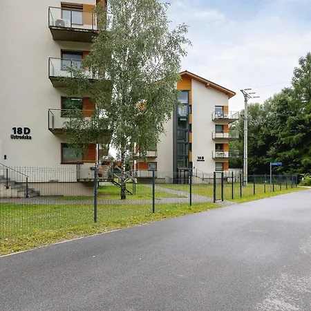 Dwupoziomowy W Wisle Z Widokiem Na Gory Biurkiem I Klimatyzacja By Renters Apartamento *